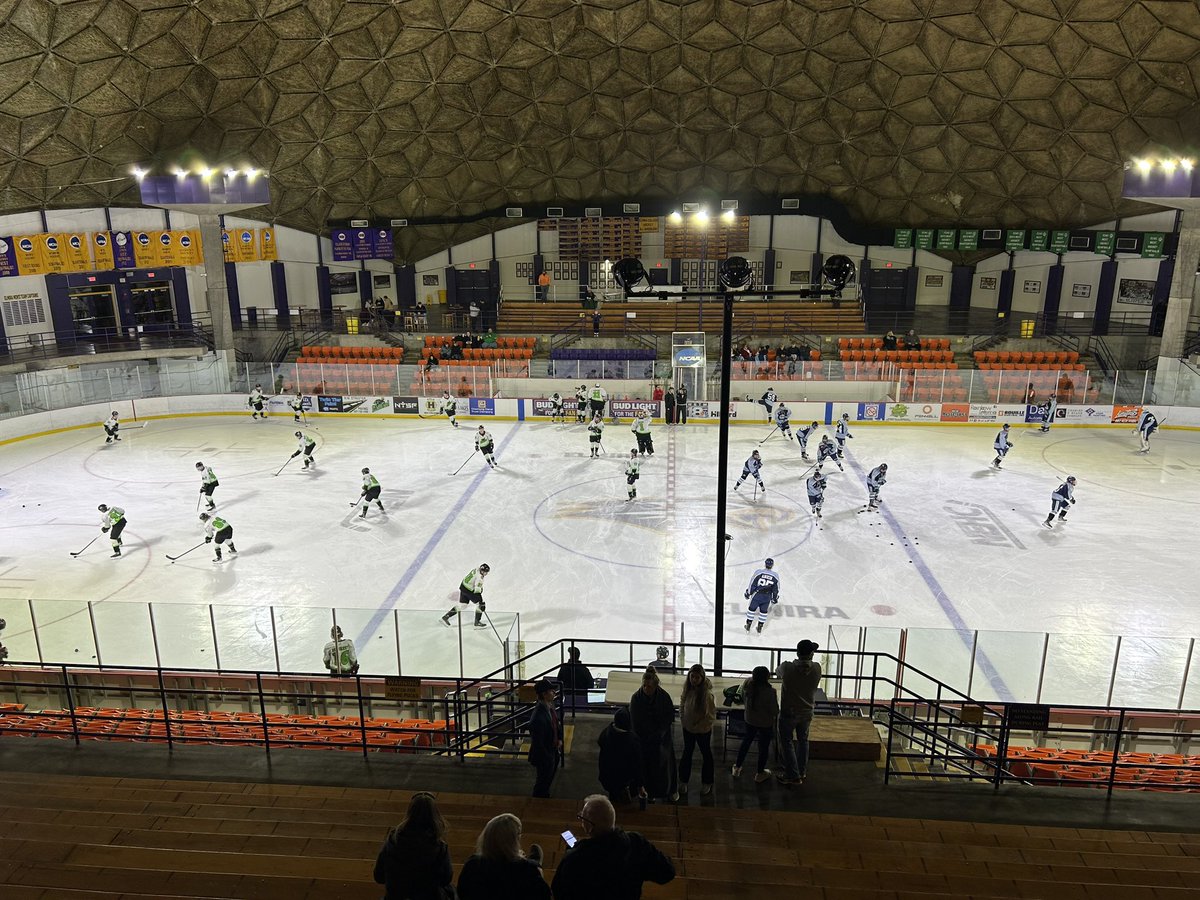 scottiemarro's tweet photo. While the Packers once again embarrass this country’s football team you can tune in to @FloHockey to watch some Premier league action between @elmiraimpact and the visiting Jersey Hitmen!! Should be a fun one😁
#PrepareForImpact 💥 https://t.co/IwXkeym6c9