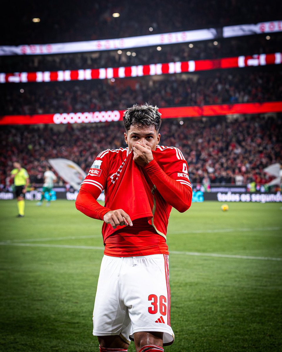 Marcos_Ml09's tweet photo. NOITE ESPECIAL ✨
Muito feliz pela minha estreia, e por marcar meu primeiro gol com esta camisa, uma sensação inexplicável que ficará pra sempre na minha memória,obrigado equipa e adeptos pelo apoio do início ao fim, vocês são incríveis.
“É só o começo” ❤️🤍 🦅 

DEUS!🙏🏻 https://t.co/5HuSK48zZ3