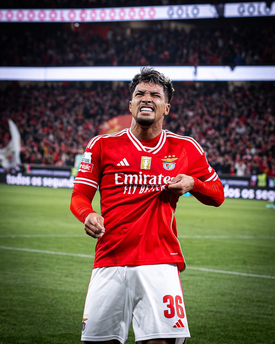 Marcos_Ml09's tweet photo. NOITE ESPECIAL ✨
Muito feliz pela minha estreia, e por marcar meu primeiro gol com esta camisa, uma sensação inexplicável que ficará pra sempre na minha memória,obrigado equipa e adeptos pelo apoio do início ao fim, vocês são incríveis.
“É só o começo” ❤️🤍 🦅 

DEUS!🙏🏻 https://t.co/5HuSK48zZ3