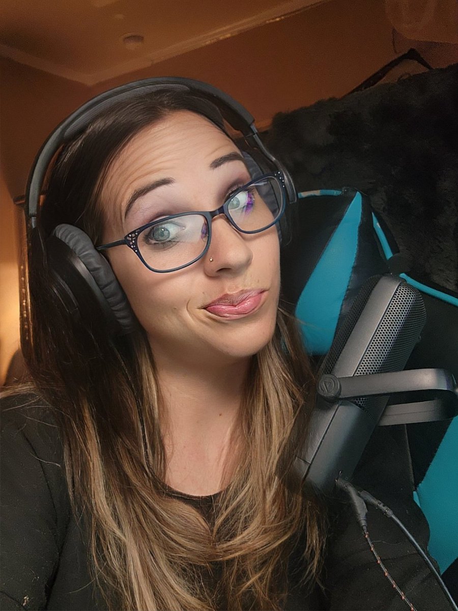 One Year Streamaversery!!