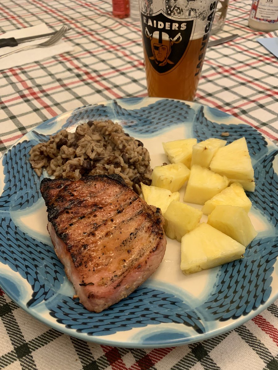 thedullguy's tweet photo. Figured I wasn’t missing much in Packers-Cowboys so I could sneak out and do up dinner on the kettle. Hickory-peach rubbed chops, black beans &amp; rice, fresh pineapple. And maybe a more competitive football game for dessert. #MTBoSCooks #inwx #GrillingInWinter https://t.co/qXCrlYPH8C