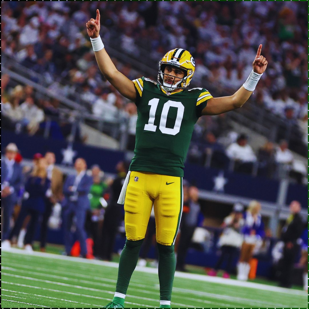MySportsUpdate's tweet photo. #Packers QB Jordan Love in his playoff debut:

• 16/20
• 272 yards
• 3 TDs
• 0 INTs
• Perfect 158.3 passer rating https://t.co/GZYIeFlh2j
