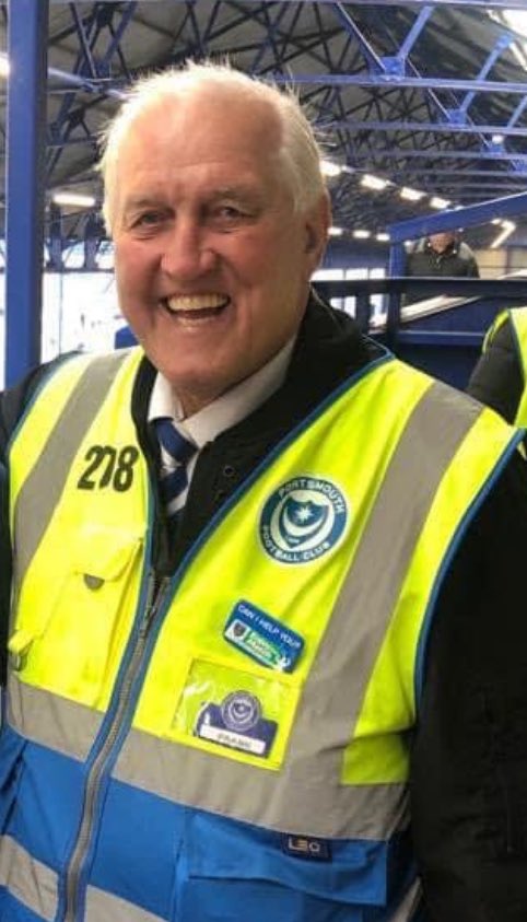Amytracey10's tweet photo. Funeral in loving memory of our Grandad💙 Frank Edward Tracey 💙
The service will be on Tue 16th Jan at 12 o’clock at St Colmans Church cosham,followed by interment in Kingston cemetery at 1:30 A celebration of Grandads life will be held at Alexandra Bowling Club at 2 o’clock💙 https://t.co/1mXHWDZCJO