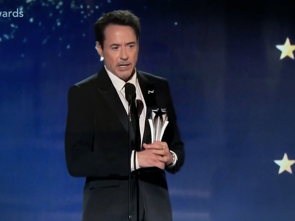 leeefttt's tweet photo. OTRA VEZ Robert Downey Jr. gana como Mejor Actor de Reparto en los #CriticsChoiceAwards 👀 https://t.co/vjUv6frUNs