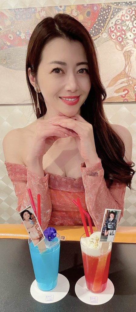 昨日、スタジオ1対1撮影.団体撮影会、バーMAKI大阪にいらして下さった皆様ありがとうございました♡
マスターお手製カクテル2種類も🍸

来月は11日キューティスマイル個人撮影会、バーMAKI大阪♪
翌日12日（月祝）パン教室イベント大阪です🍞
イベント情報ご希望はhojyoclub＠gmail.com迄メールしてね https://t.co/qYzAImoH3c