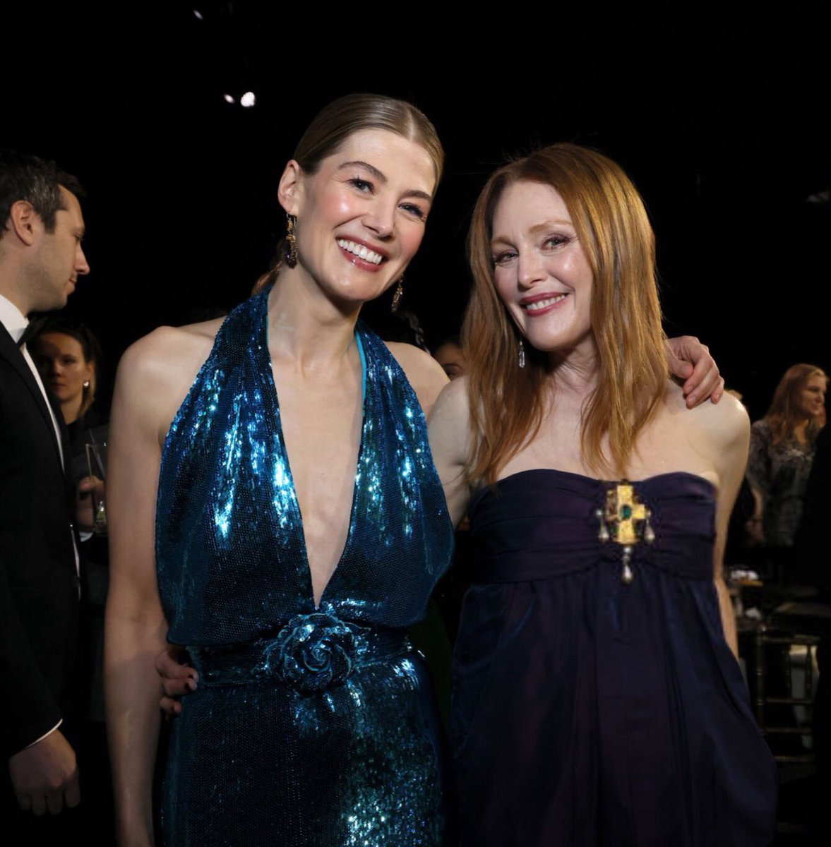 gillian tweet media