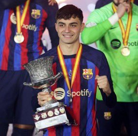JeffFcb14's tweet photo. Lo de hoy no pasó. 
-somos el mejor equipo del mundo
-Araujo es el mejor central del mundo
-Pedri es el padre de Bellingham 
-Lewa es el mejor 9 del mundo
-Joao es nuestro mejor extremo.
-De Jong tiene de hijo al pajarrete 
-Xavi es el mejor entrenador que hay.

Buenas noches cules y visca Barca ❤️💙