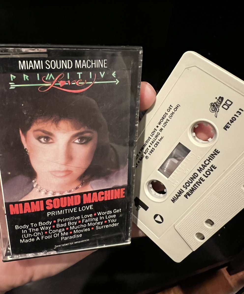 Mike_O_Mora's tweet image. Wowwww, Can’t get any better than this, right? 1985 🎶 🎼 🎵 

#MiamiSoundMachine