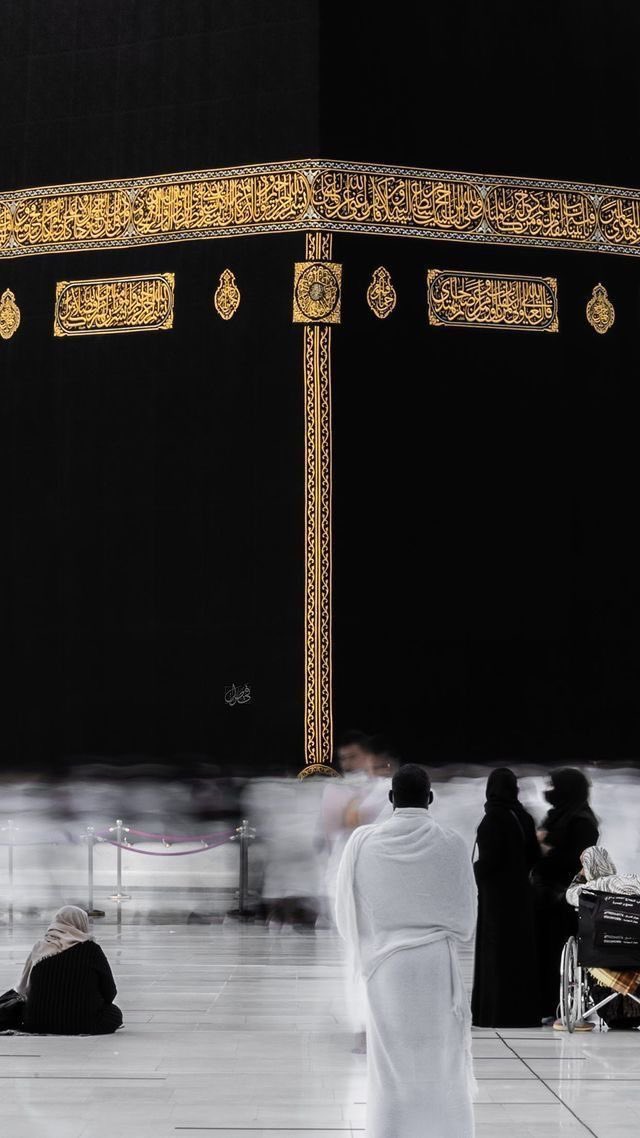 ﷽💛

السَّلامُ عَلَيْكُم وَرَحْمَةُ اللّٰہ وَبَرَكاتُهُ 💛

ظلم اور محتاجی سے بچنے کی دعا💛

اَللّٰهُمَّ اِنِّیْ اَعُوْذُبِكَ مِنَ الْفَقْرِ وَالْقِلَّةِ  وَالذِّلَّةِ  وَاَعُوْذُبِكَ مِنْ اَنْ اَظْلِمَ اَوْ اُظْلَمَ

اے ﷲ! بے شک میں محتاجی ، قلت اور ذلت سے تیری پناہ