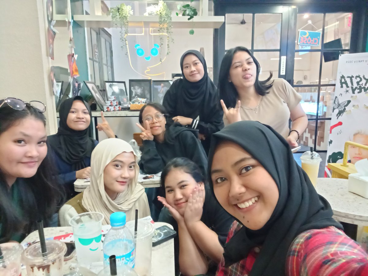 pebichic's tweet photo. Seneng banget bisa ketemu tmn-tmn A'TINDO di #ROCKSTAPAWTY @SB19ID.
Tapi sedih kemarin harus cepet-cepet balik karena ngejar kereta.
See u next time semuanyaa. Thank you, love you! ๐ฅน๐
FELIP BADDEST DAY
#SB19_KEN @felipsuperior
#DirgahayuKen
#SB19 @SB19Official https://t.co/YQRpzwajWV