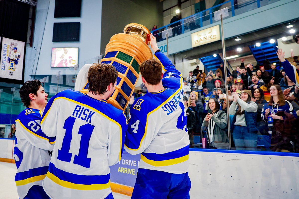 NanooksHockey's tweet photo. Never gets old…1️⃣3️⃣ straight💪

#NanookNation x #OneMore https://t.co/OBgOzxFzK5