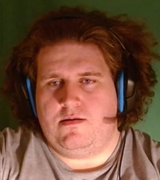 Zuschauer schreibt er wiegt 62 Kilo auf 192 cm und Rainer reagiert als wäre der Kerl totgeweiht mit eigentlich nur leichtem Untergewicht, während sein BMI bei über 60 liegt.