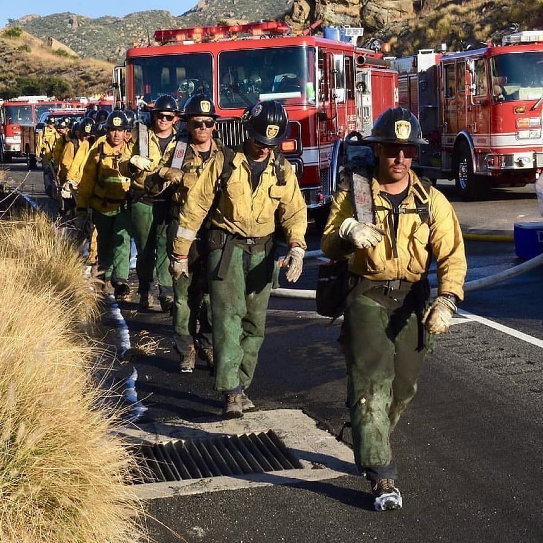 JoinLAFD's tweet photo. The 2024 LAFD Crew 3 Orientation is here!  Join this dynamic Volunteer Type II Handcrew with the Los Angeles Fire Department  Learn, train, and grow with Crew 3.  Limited spots for the 'One Day Only' event!

🔗 Sign up link in bio or scan the Flowcode. https://t.co/KwYyCrEQ8A