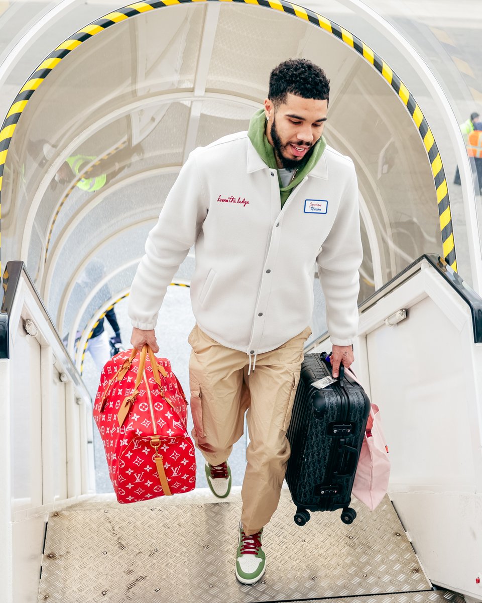 celtics's tweet photo. first class ✈️ https://t.co/Ccg0cPJgUz