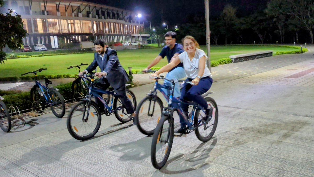 prantar's tweet photo. #Haematologists by day, cyclists by night. The joy of learning together at Indian Myeloma Congress 2024 at Pune @IndMyAcGp @DrPMPGI @UdayYanamandra @Gurleenoberoi18 @vishvdeepkhush @DrNikitaMehra https://t.co/6XA1FCgY4E