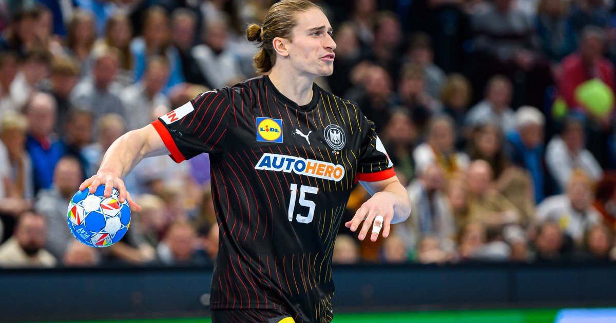 DHB_Teams's tweet photo. Ganz schön gut, dieser Kn⚽rr!
7 Buden in 30 Minuten - mehr als die X-Admins in mehreren Jahrzehnten zusammen! 🤪💪
#MKDGER #WIRIHRALLE #aufgehtsDHB #Handball @sportstudio https://t.co/IOQuxuTKyd