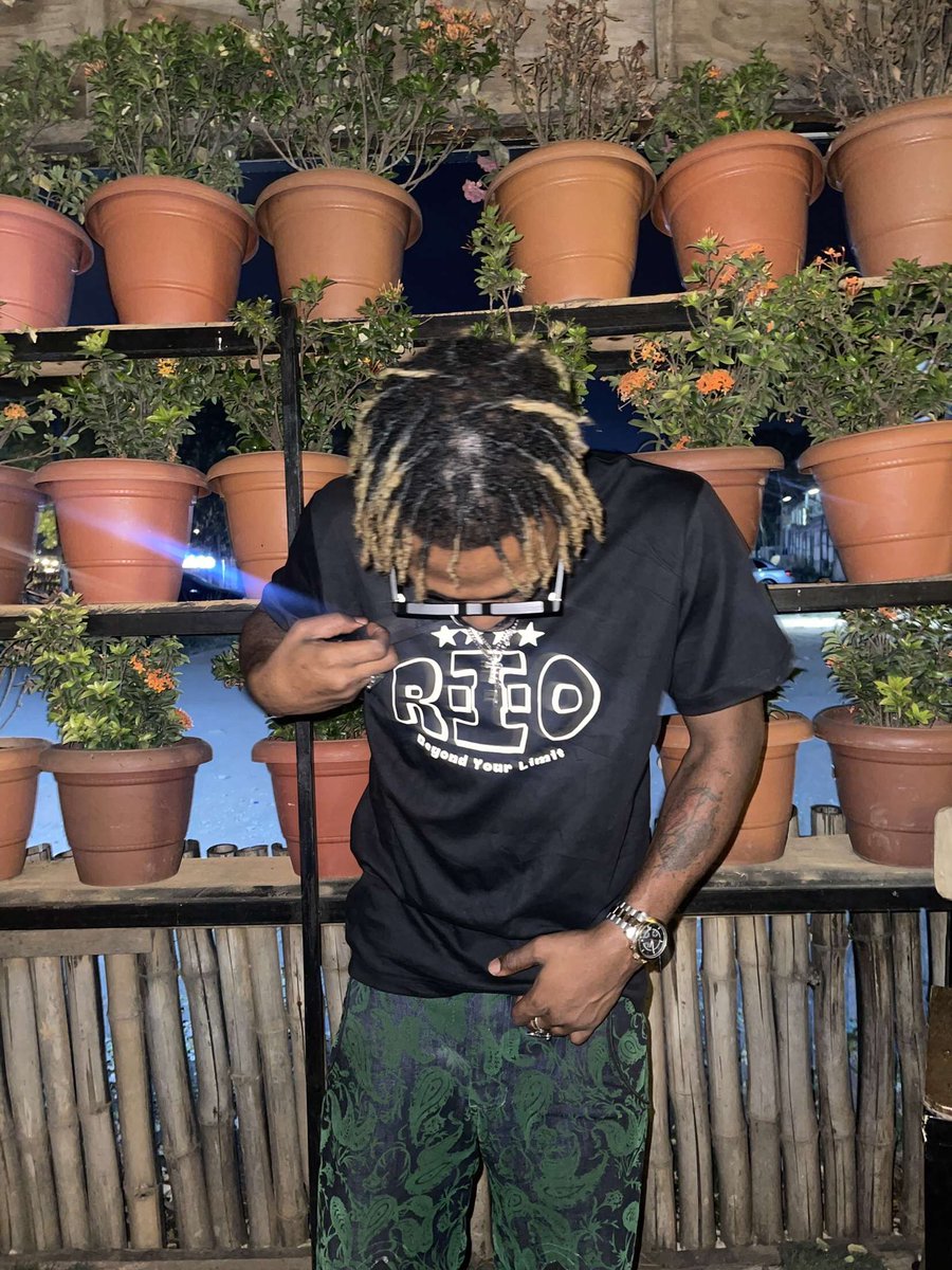 reeobyl's tweet photo. Bad Characta Style, na DEM🔋🔥

@ActingAgbalagba rocking our BYL LOGO TEEs

Link in our bio to cop one or two of em!🔥 https://t.co/G5xjjOE7Ku