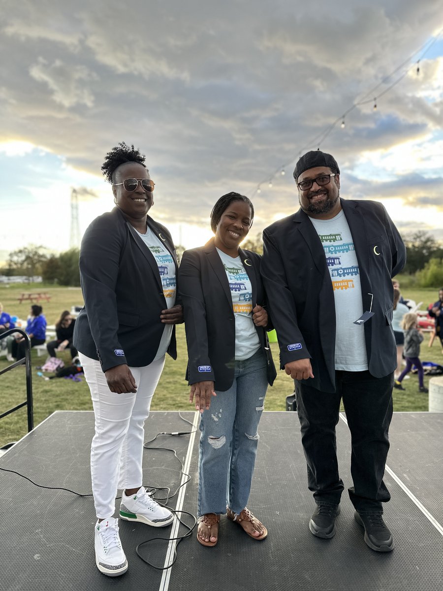CCSNOLAed's tweet photo. Shining a spotlight on excellence as we celebrate the 15-year working anniversaries of Renata Warner, Sidney St. Martin, Lesley Blouin and Tasha Kane! 🤩

Here's to your next chapter of inspiration and impact in the Crescent City Schools network! 💚

#CrescentCitySchools https://t.co/DZ6wpDo1G5