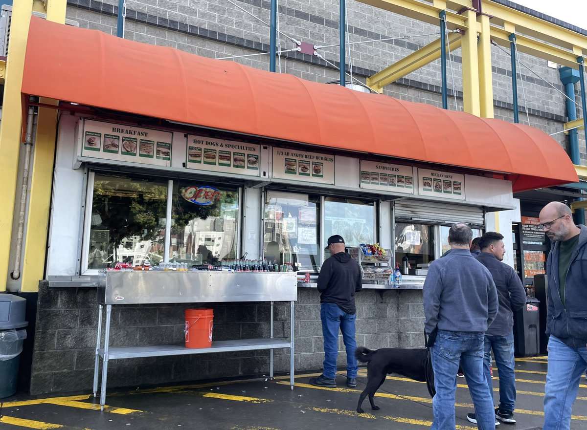 jachristian's tweet image. Honestly, THIS is the spot Keith Lee should have visited when he was in Oakland.