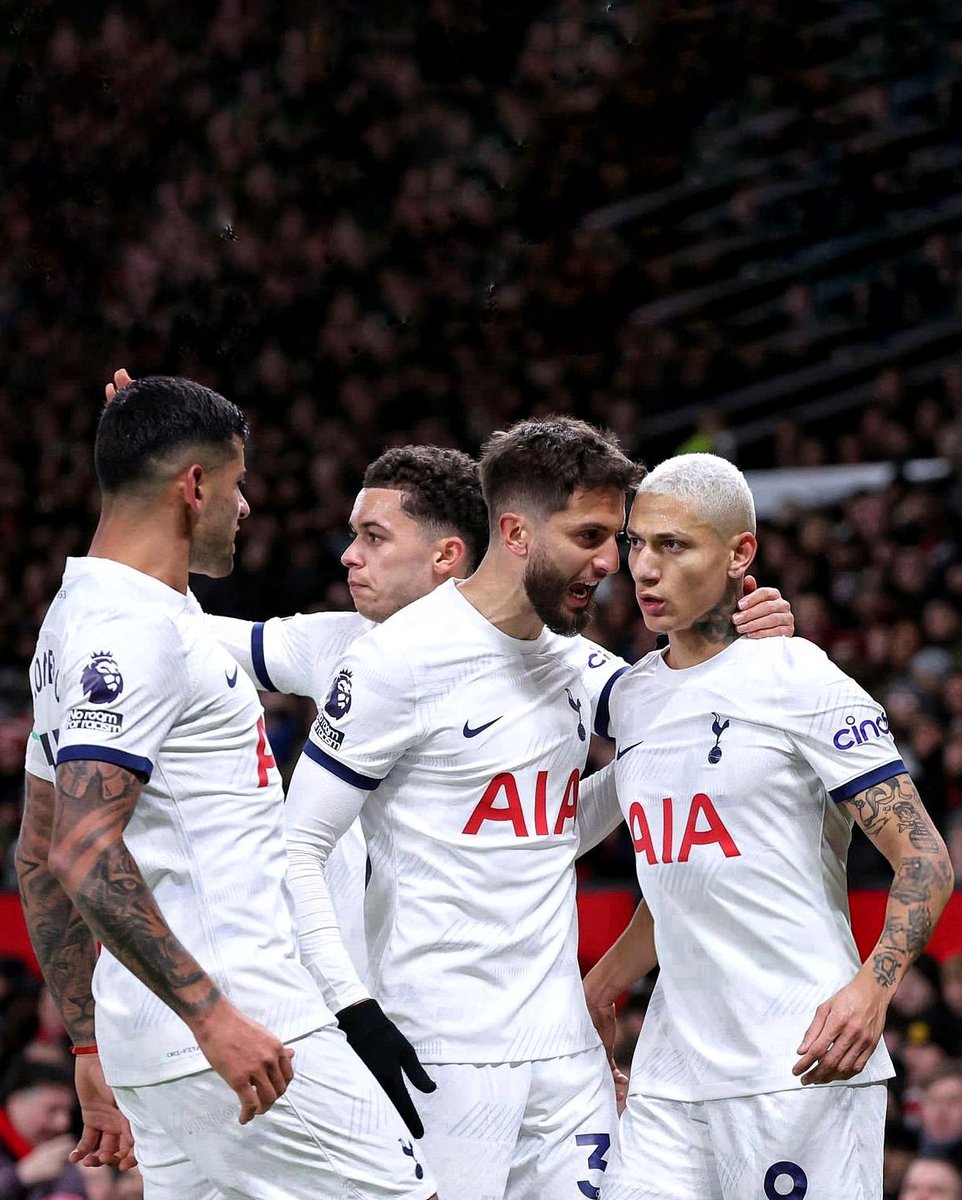 CutiRomero2's tweet photo. We did everything possible to win it, great game for this great team. Always on this path @SpursOfficial 
It is a pleasure and a great pride for me to wear the captain's ribbon today. https://t.co/rHrJ08DcKX