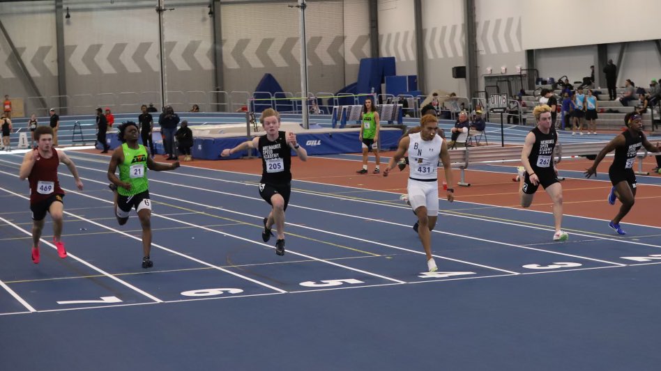 MSHeartland_'s tweet photo. Jaidyn Johnson traveled all the way from Bloomington North HS in Indiana and won the 60m in 6.76 - US #3 #akinosuninvite24 https://t.co/yd2ypzAqGK
