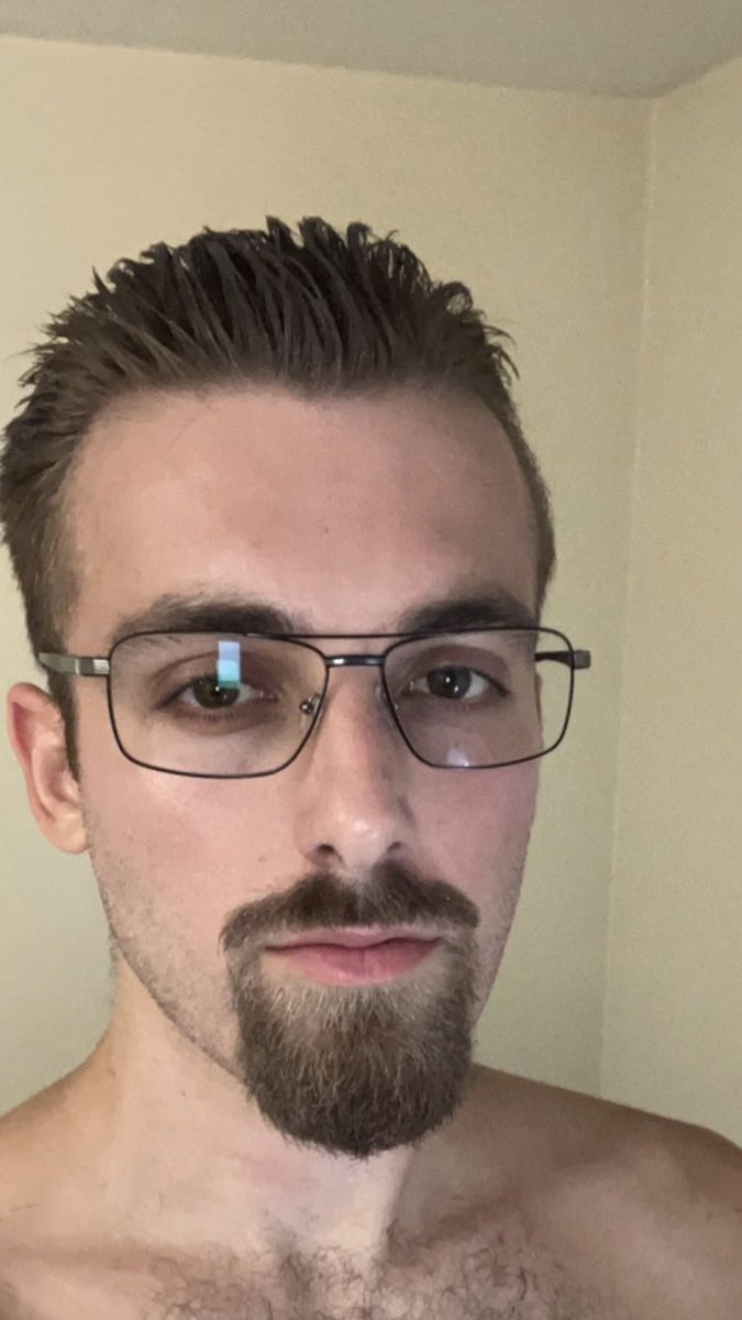 sc2zen's tweet photo. Working on my Gordon Freeman cosplay #hl2 #pleasereleasehl3 https://t.co/0S3UxGGs1I