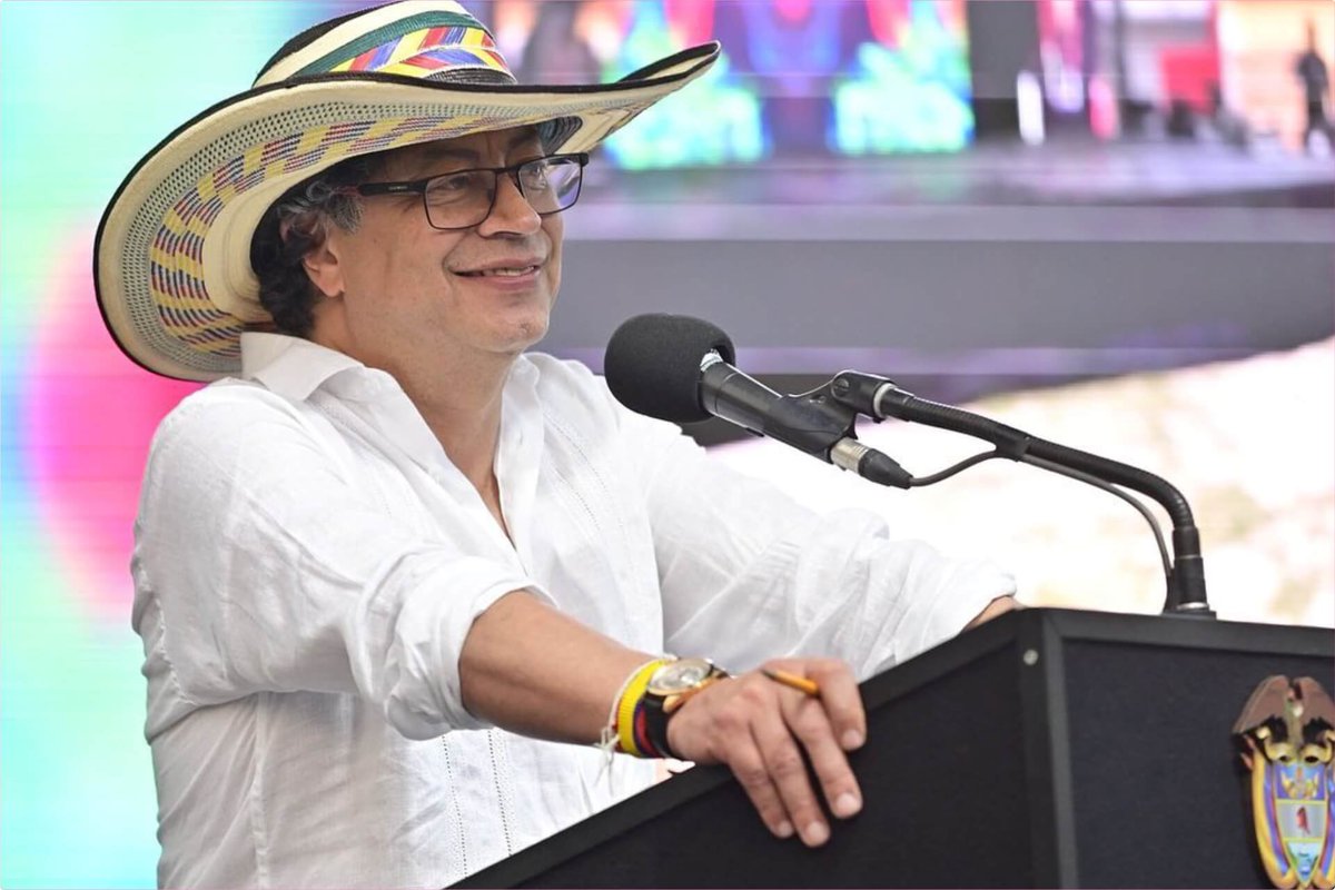 Miaruiz0922's tweet photo. ¿Le darías tu voto nuevamente a Gustavo Petro?

❤️ Por supuesto
🔁 Si
💬 No, y por qué? https://t.co/QV1SdfYAj2