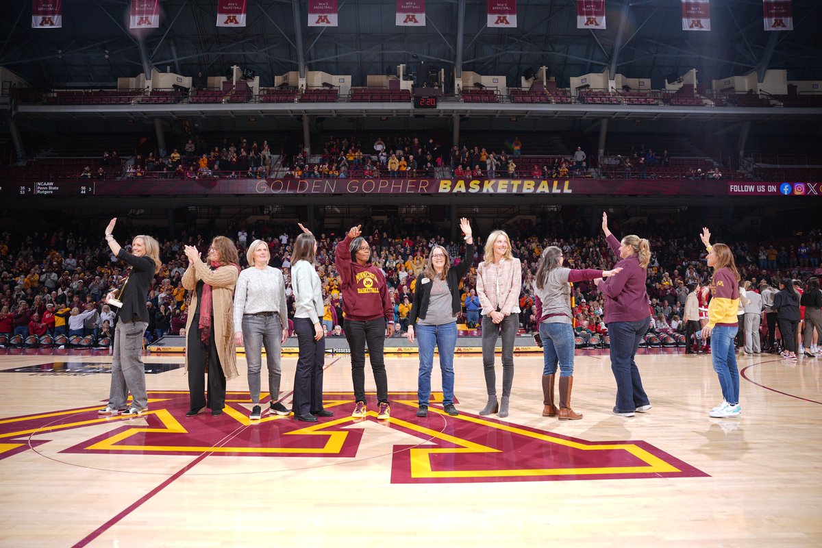 Honored the 1993-94 team at the first quarter break! 

The first Minnesota women's basketball team to make the NCAA Tournament! The team was led by Carol Ann Shudlick who won the Wade Trophy that season! #SkiUMah
