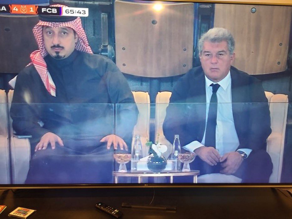 Elchymou's tweet photo. POESÍA.

La cara de Laporta 🤣🤣 https://t.co/CmxAIKqtiO