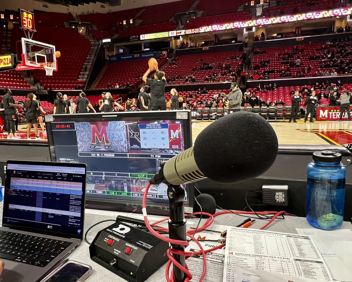 RJVoices's tweet image. On the mic today announcing @TerpsWBB vs @PurdueWBB at Xfinity Center! In addition to the famous 4th Quarter dance party it was also Baby Races with Testudo!!! #GoTerps #FearTheTurtle #BabyRaces