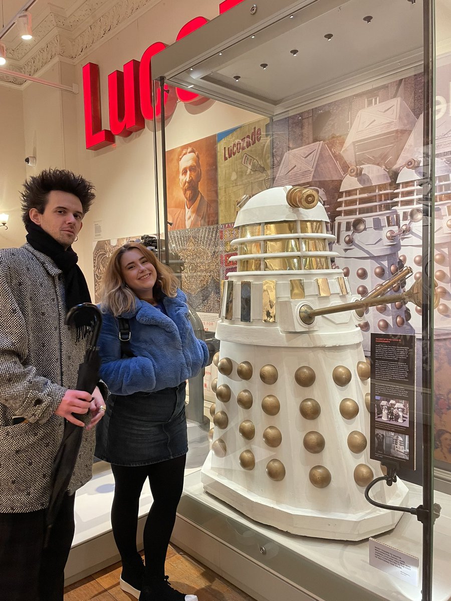 0hMySt4rs's tweet image. A Doctor Who Day Out! 🛸

Loved loved loved the ‘Set to Stun’ exhibition at @Gunnersbury1 💫

SO many props, costumes and treats!