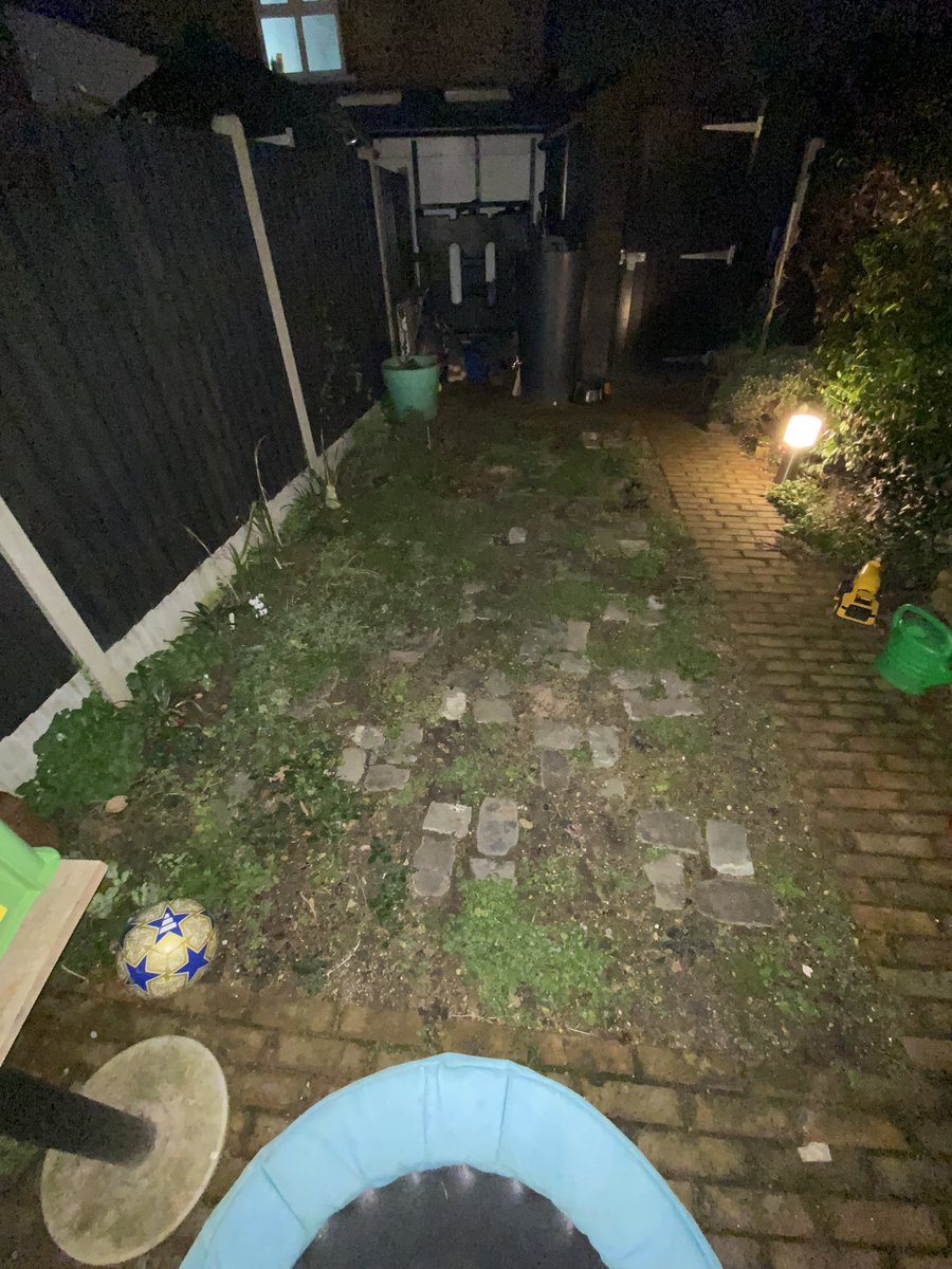 HackneyBikeFit's tweet photo. @LeakeMichael My garden doesnβt have space for a poly tunnel. The tiny lawn had been replaced with artificial grass. I rolled that and put that on my front wall (gone in 2 hrs) and replaced it with cobbles this spring. Creeping plants are filling the gaps for more diverse planting #MicroGarden https://t.co/Fe8Oygxv3P