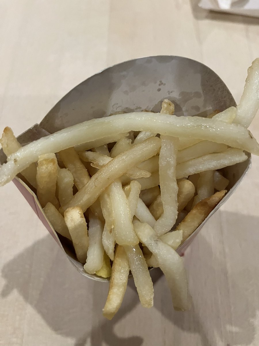 CandyWhistles's tweet photo. @McDonaldsIRL  Poor Quality food in Longford. Where are the supervisors and managers? https://t.co/5x8BNsSE2K