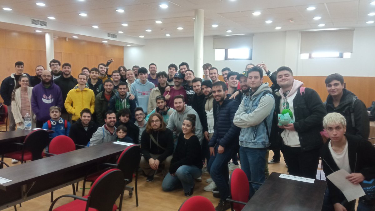 Pokémon Sevilla tweet media