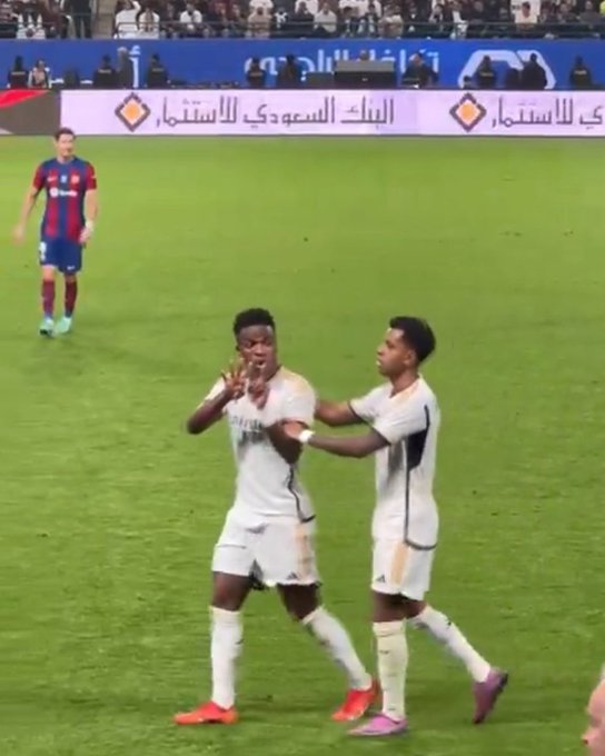 Luego llora cuando le insultan, que poquito le dicen