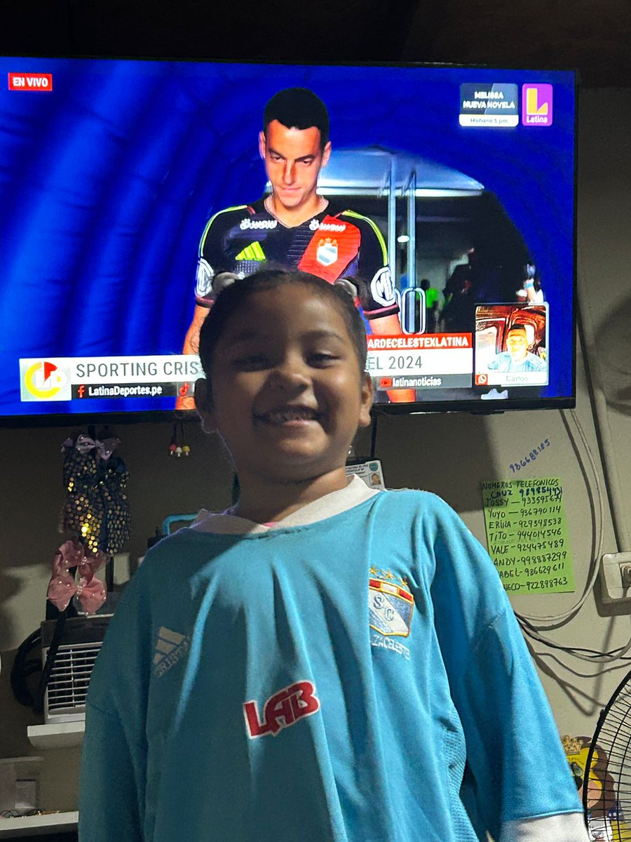 jossy0918's tweet photo. @Latina_pe Viendo La Tarde Celeste #TARDECELESTEXLATINA https://t.co/K9BeN9BAmy