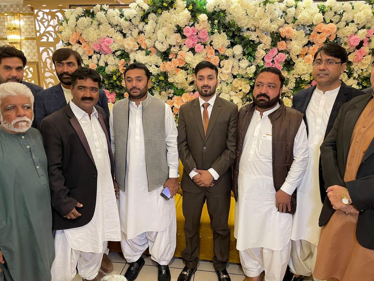 samoo_shoukat's tweet photo. Today 14-01-2023
Mayor Hyderabad Mr @KashifShoroPPP sb, Attend Wedding Ceremony Son of Mr Rajab Khaskeli (Chairman UC 131 HMC Hyd) https://t.co/aV2ngCq1Kb