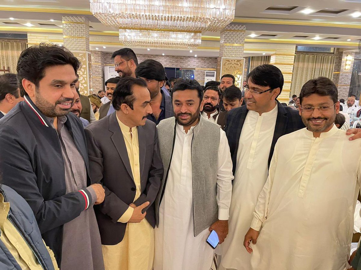 samoo_shoukat's tweet photo. Today 14-01-2023
Mayor Hyderabad Mr @KashifShoroPPP sb, Attend Wedding Ceremony Son of Mr Rajab Khaskeli (Chairman UC 131 HMC Hyd) https://t.co/aV2ngCq1Kb
