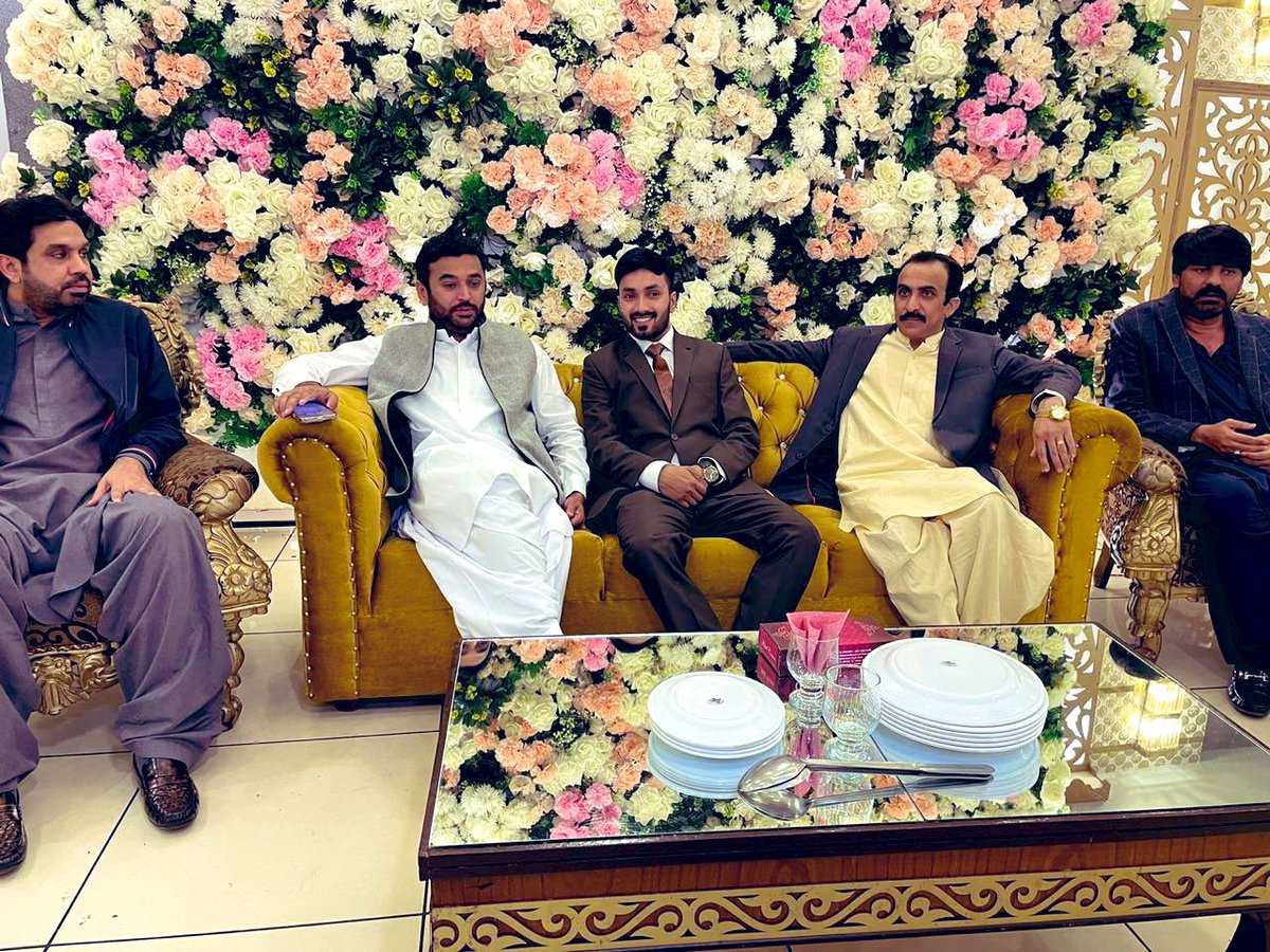 samoo_shoukat's tweet photo. Today 14-01-2023
Mayor Hyderabad Mr @KashifShoroPPP sb, Attend Wedding Ceremony Son of Mr Rajab Khaskeli (Chairman UC 131 HMC Hyd) https://t.co/aV2ngCq1Kb