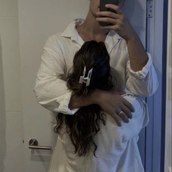 солнце, так же я краснею при тебе, как гром задира.
всё ещё краснею при тебе, как гром задира.