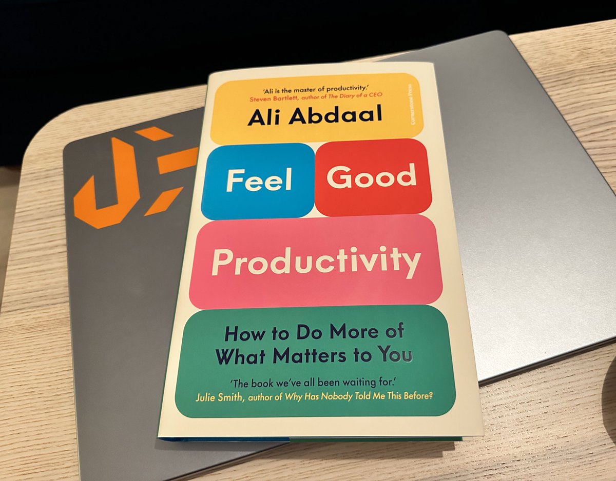 Je viens de recevoir le nouveau livre de <a href="/AliAbdaal/">Ali Abdaal</a> 📚! Hâte de m’y plonger, je trouve son contenu YouTube très inspirant ! Parfait pour continuer cet incroyable début d’année 2024 🔥