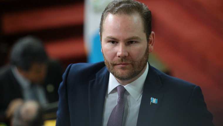 Pepianazo's tweet photo. Publiquemos las fotos de los diputados golpistas y sediciosos para que el pueblo no les permita caminar en paz. https://t.co/QTsNGlKpds