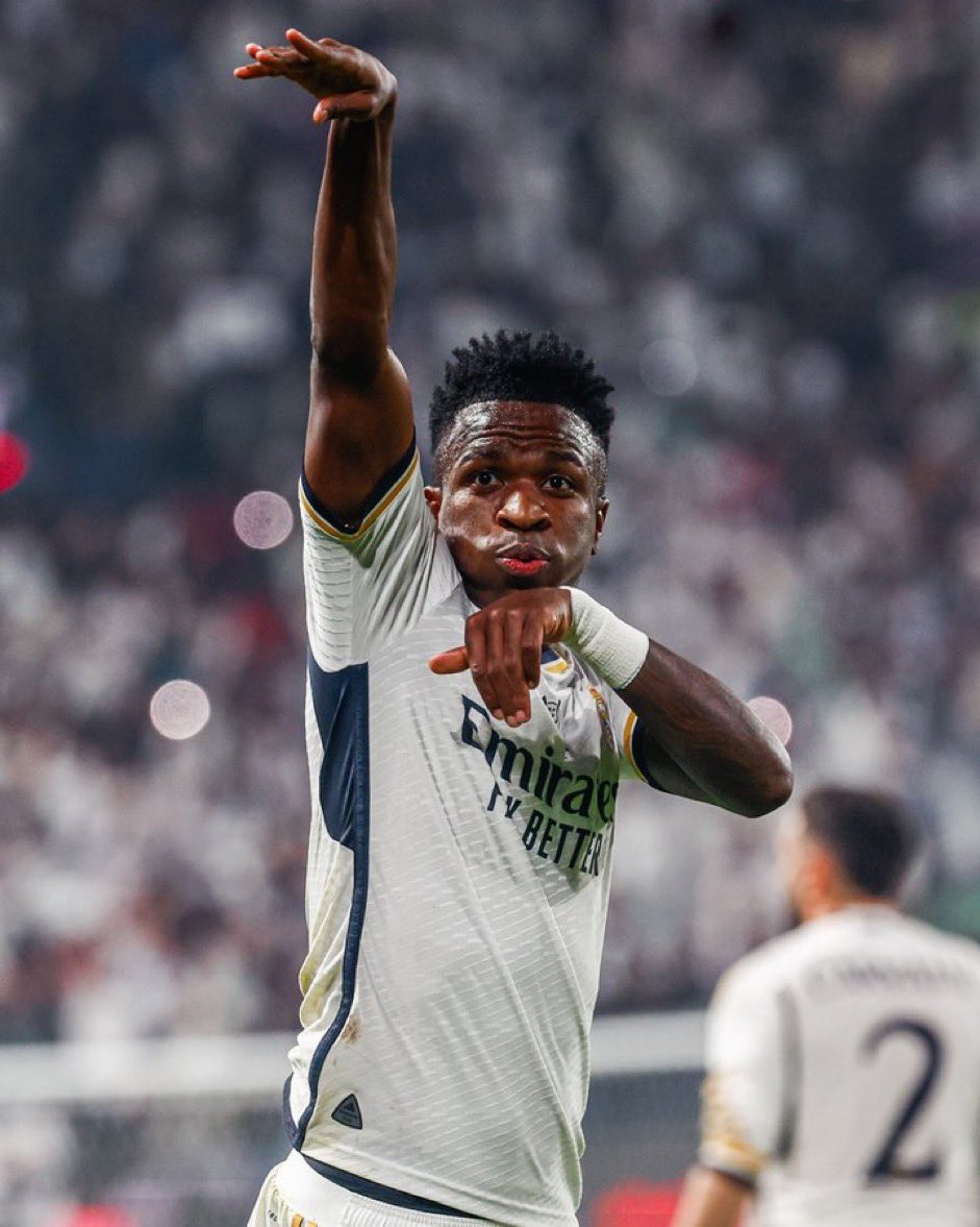 🇧🇷Vinicius Jr 🆚 Barcelona🔴🔵

⚽️Pases: 23
🧠Pases concretados: 19
💫Pases clave: 3
🛡Intercepciones: 4
💥Disparos: 7
☄️Disparos al arco: 3
⭐️Goles: 3
✅Duelos ganados: 15
❌Duelos perdidos: 7
🔥Promedio de efectividad en los pases: 82,6 %
⏱82 mins jugados
#RealMadrid