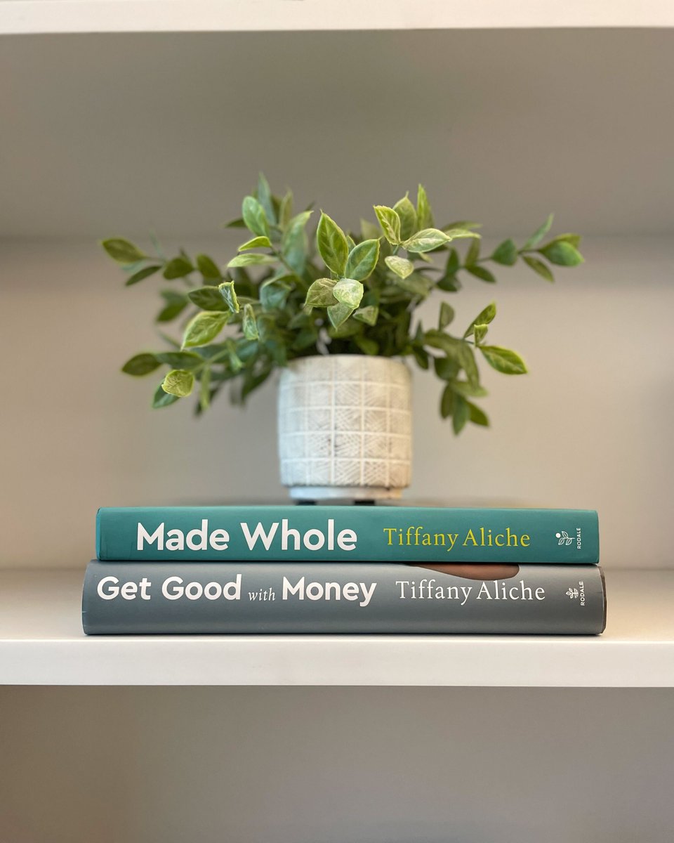 wellenoughbooks's tweet image. Design your financial destiny with @TheBudgetnista! 💰📘 Get Good with Money and Made Whole are the transformative reads you need for the new year. Learn more here: bit.ly/3Hodaln

#budgetingbooks #budgetinghelp #budgetingtips #budgetingadvice #budget #bookrecs #tbrlist