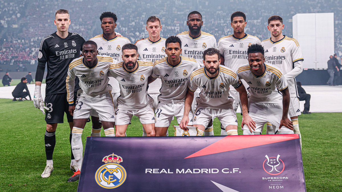Desha11469475's tweet photo. Felicidades madrid 🤍👑🏆
#ريال_مدريد_برشلونه https://t.co/qJNUM8HEfv