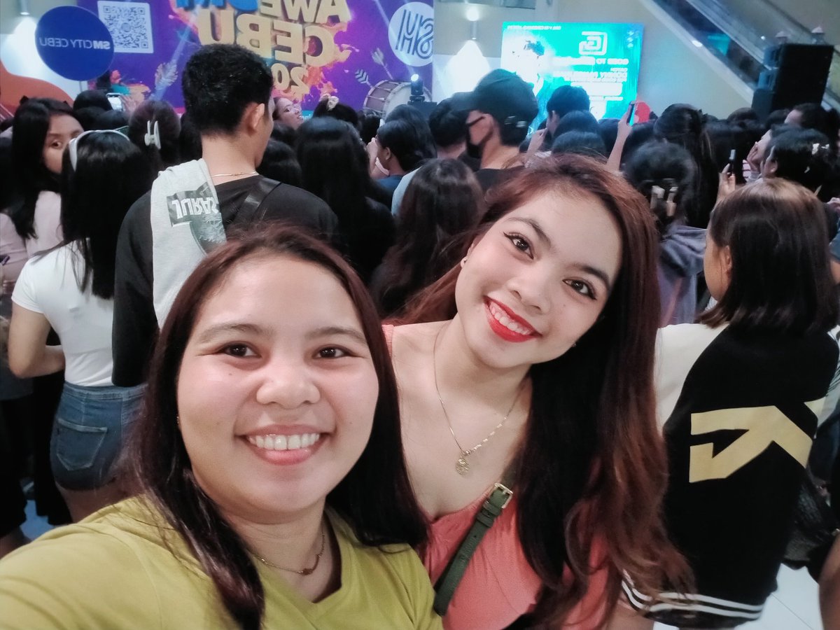 Mariicar07's tweet photo. Donnyyyyy hindi na ako umabot na lumabas ka dahil baka mahuli mga kasama ko sa byahe papuntang Bantayan Island 🏝️ 🥺 sana sa susunod wala nang magmamadaling umuwi 😁

#pitsenior
#cebu #GGTheMovie @donnypangilinan https://t.co/VuHo934x1W