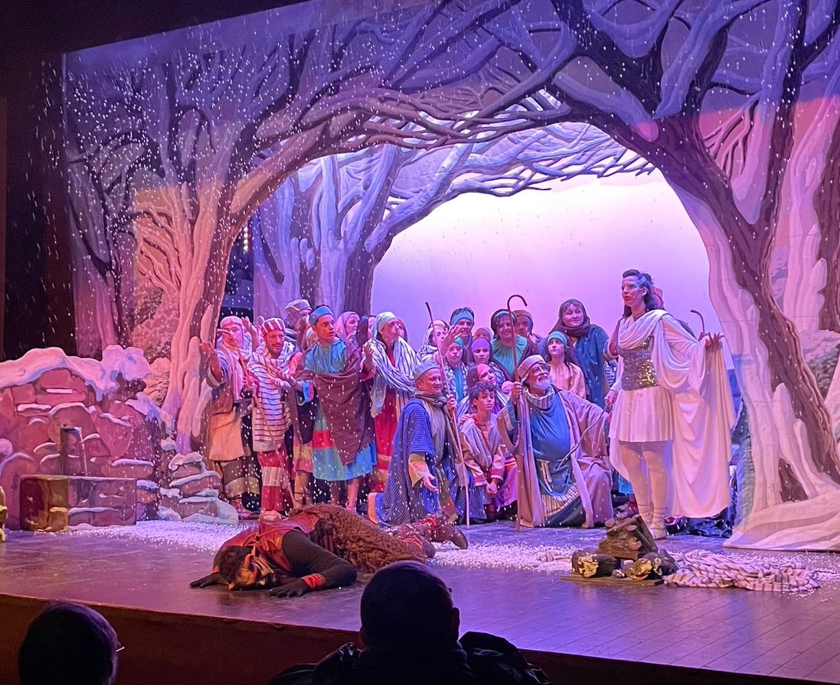 L’enhorabona, <a href="/pastoretsLAM/">Pastorets Ametlla</a> per aquest espectacle tan ple d'energia i pels 145 anys de vida! Una efemèride que demostra la bona salut de l'espectacle i el compromís de la gent del poble de mantenir viva aquesta tradició.