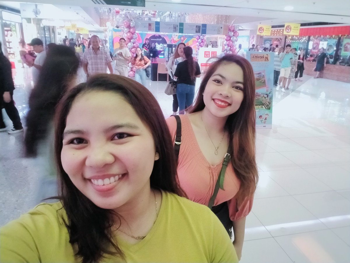 Mariicar07's tweet photo. Donnyyyyy hindi na ako umabot na lumabas ka dahil baka mahuli mga kasama ko sa byahe papuntang Bantayan Island 🏝️ 🥺 sana sa susunod wala nang magmamadaling umuwi 😁

#pitsenior
#cebu #GGTheMovie @donnypangilinan https://t.co/VuHo934x1W