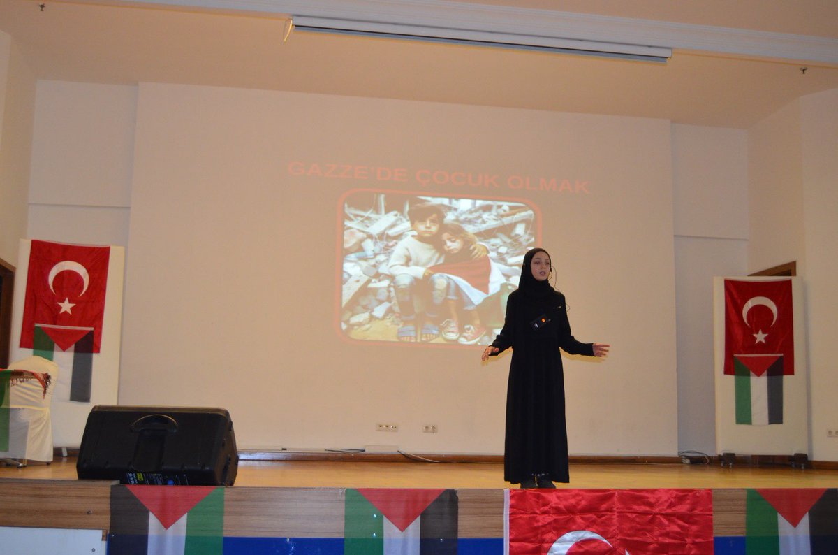 huseyinsahin53's tweet photo. ‘Gazze’de Çocuk Olmak’ isimli etkinliği düzenleyen Çayeli Kız İmam-Hatip Lisesi öğrencileri davetlilerin  takdirini kazanırken,  salonda duygusal anların yaşanmasına vesile oldular.
@Yusuf__Tekin @kemalsamlioglu @farukyelkenci @tufekciyusuf https://t.co/QtbvXofNRv