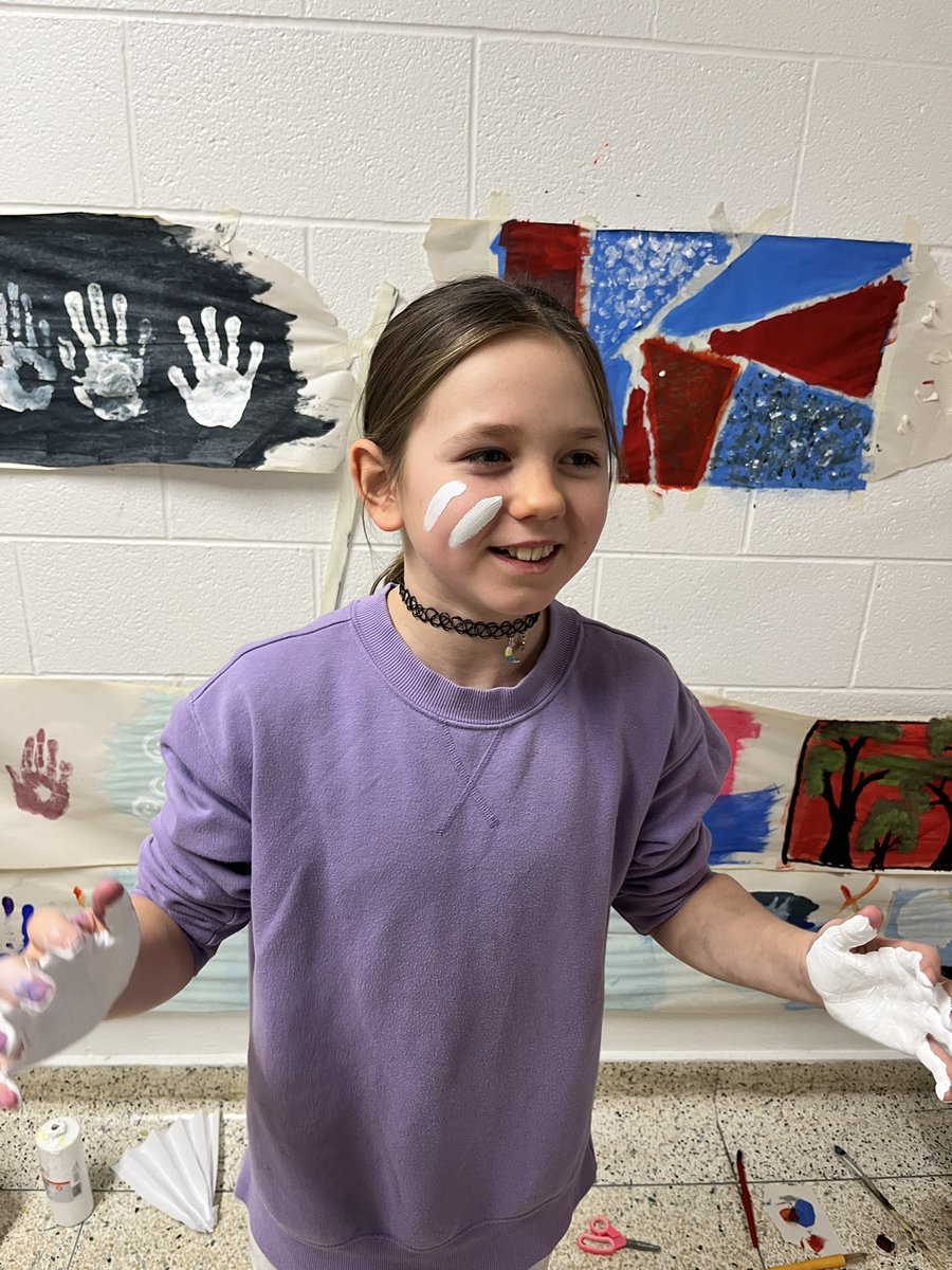 ColborneSchool's tweet image. Caught these students making a mess in the hall! Learning, art, and fun should always go hand in  painted hand. @kprschools